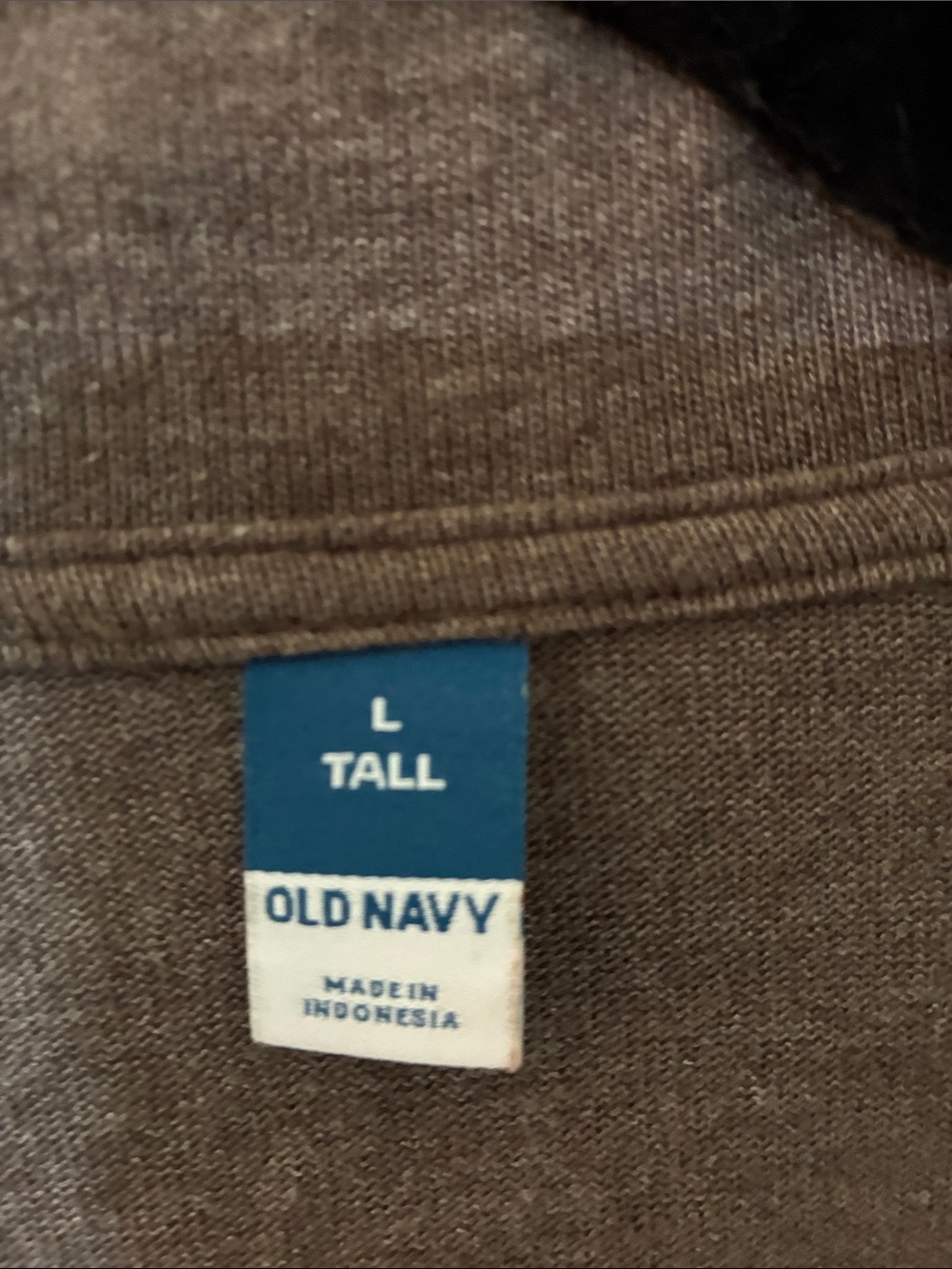 Old Navy Long-Sleeve V-Neck Polo Top in Taupe Brown - Picture 2 of 2